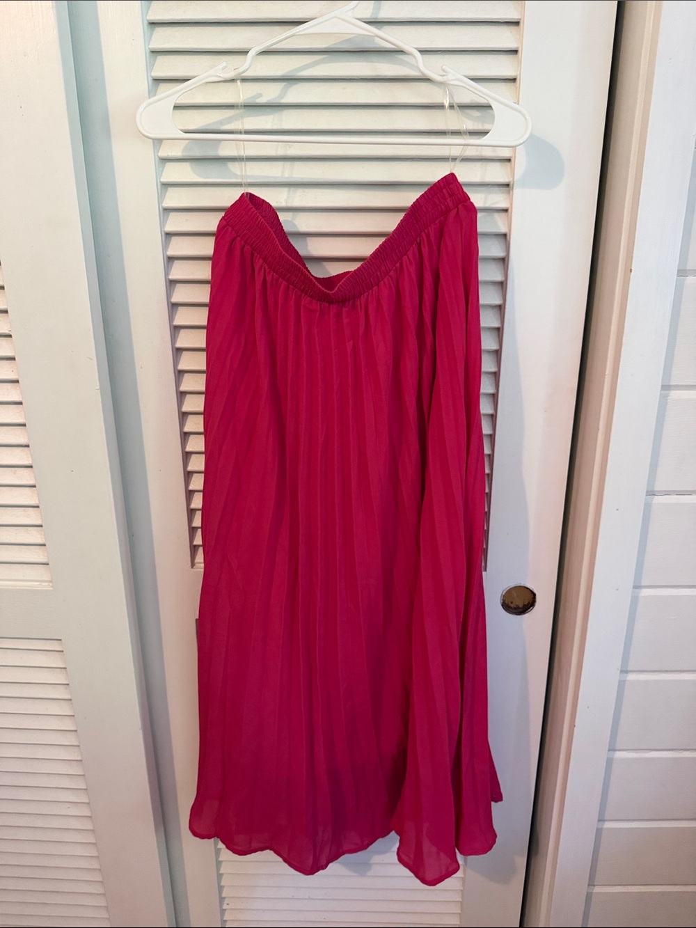 Listicle Pleated Midi Skirt - Fuchsia Pink